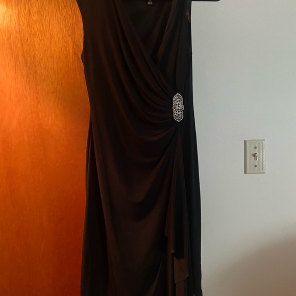 Dresses & Skirts - Little Black Dress size 10.